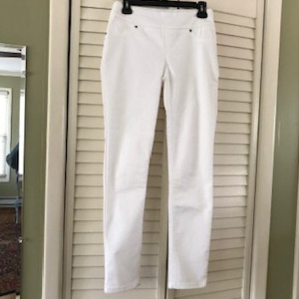 Skinny Ankle Pull-On White Jeans